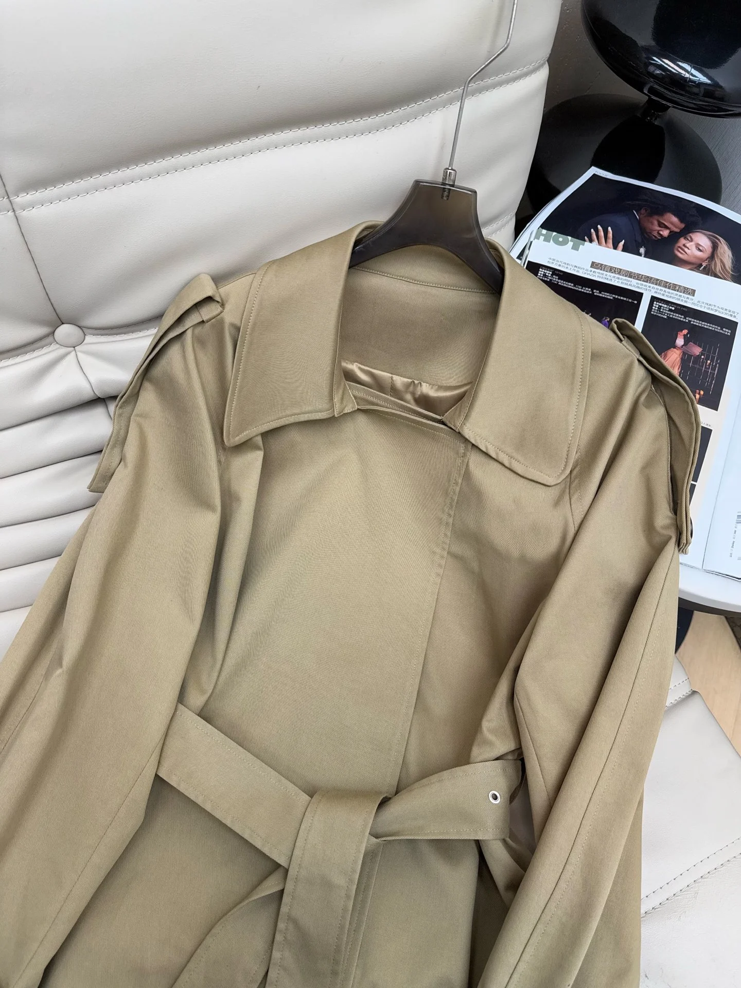 BURBERRY Jackets Khaki S-L C20202609060241 - Image 2