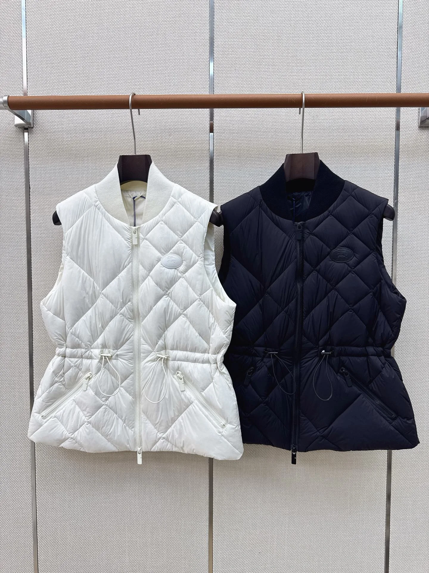 BURBERRY Jackets White-Black S-L D30202609062268