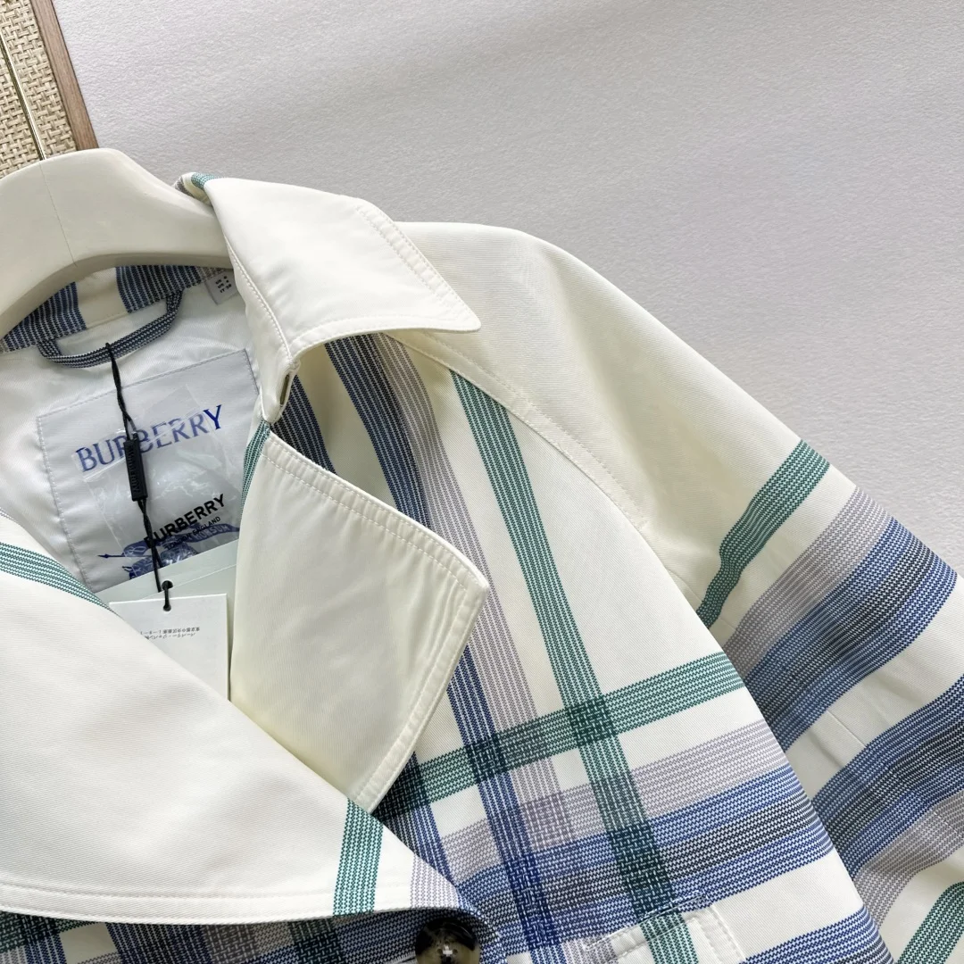 BURBERRY Jackets White-Blue-Green S-M-L C85202609063289 - Image 4