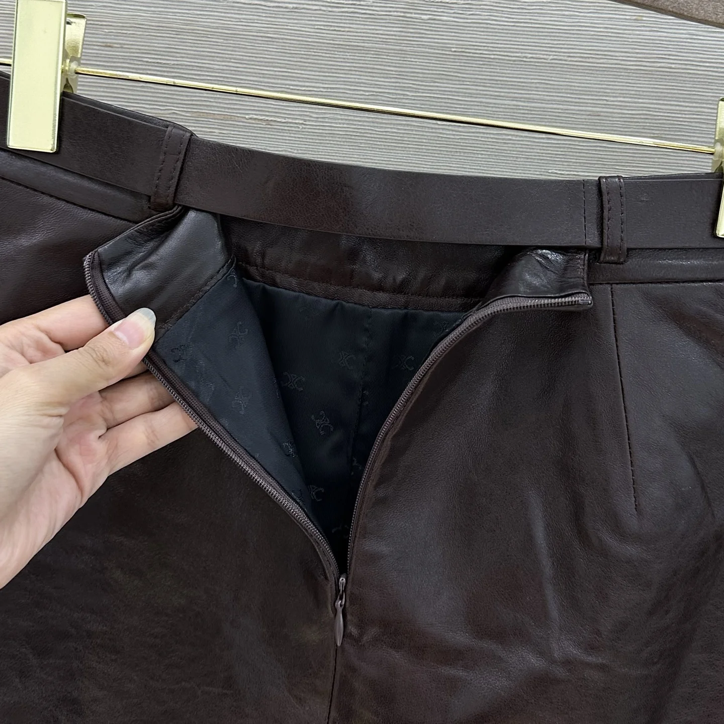 CELINE Shorts Lamb Leather Brown-Gold 36-40 E25202609062073 - Image 8