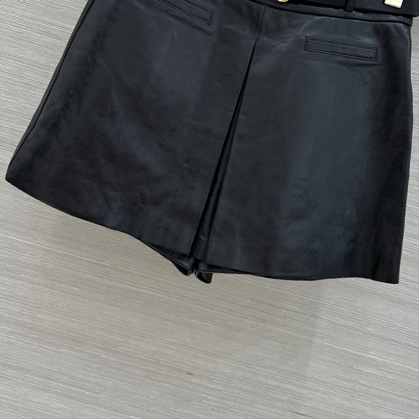 CELINE Shorts Lambskin Leather Black-Gold 36-40 E25202609062074 - Image 5