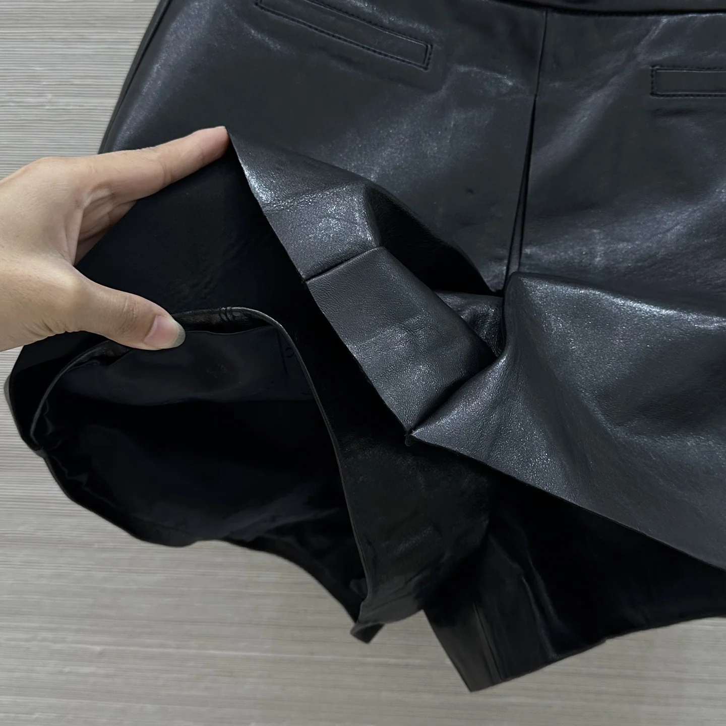 CELINE Shorts Lambskin Leather Black-Gold 36-40 E25202609062074 - Image 6