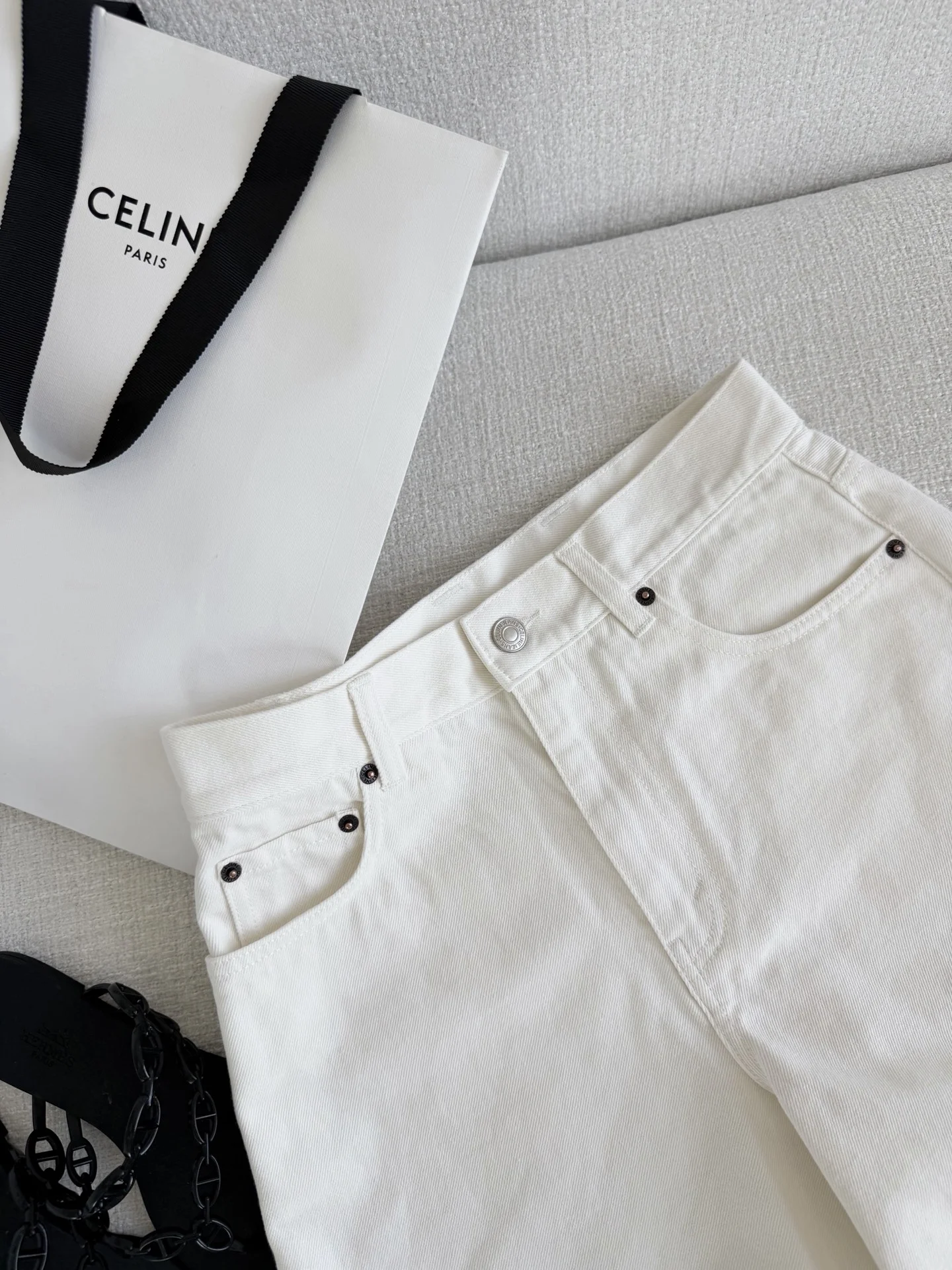 CELINE Shorts Leather White S-L B85202609063131 - Image 2