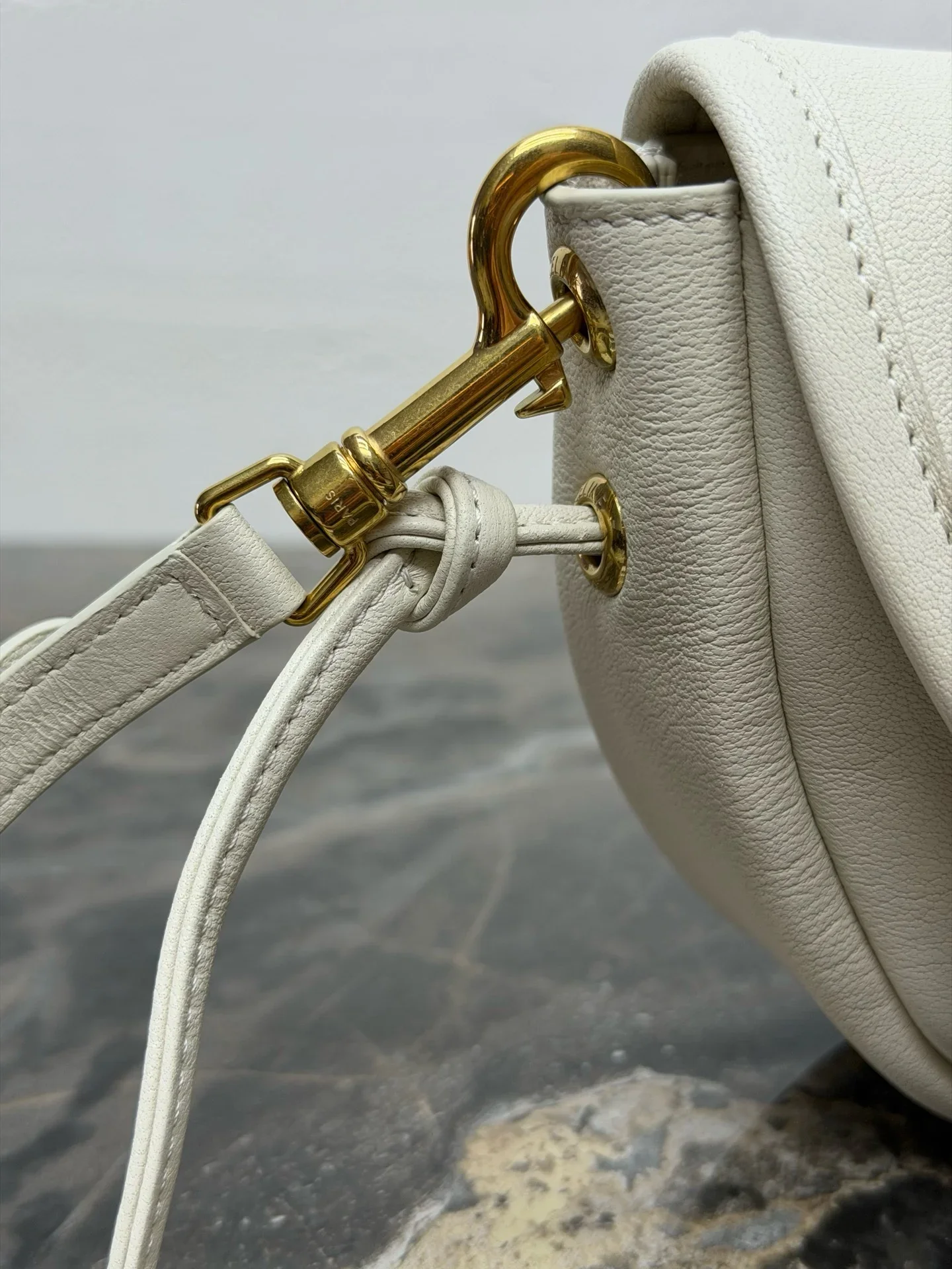CELINE Shoulder Bags White-Gold 25X13X5CM H00202609090141 - Image 5
