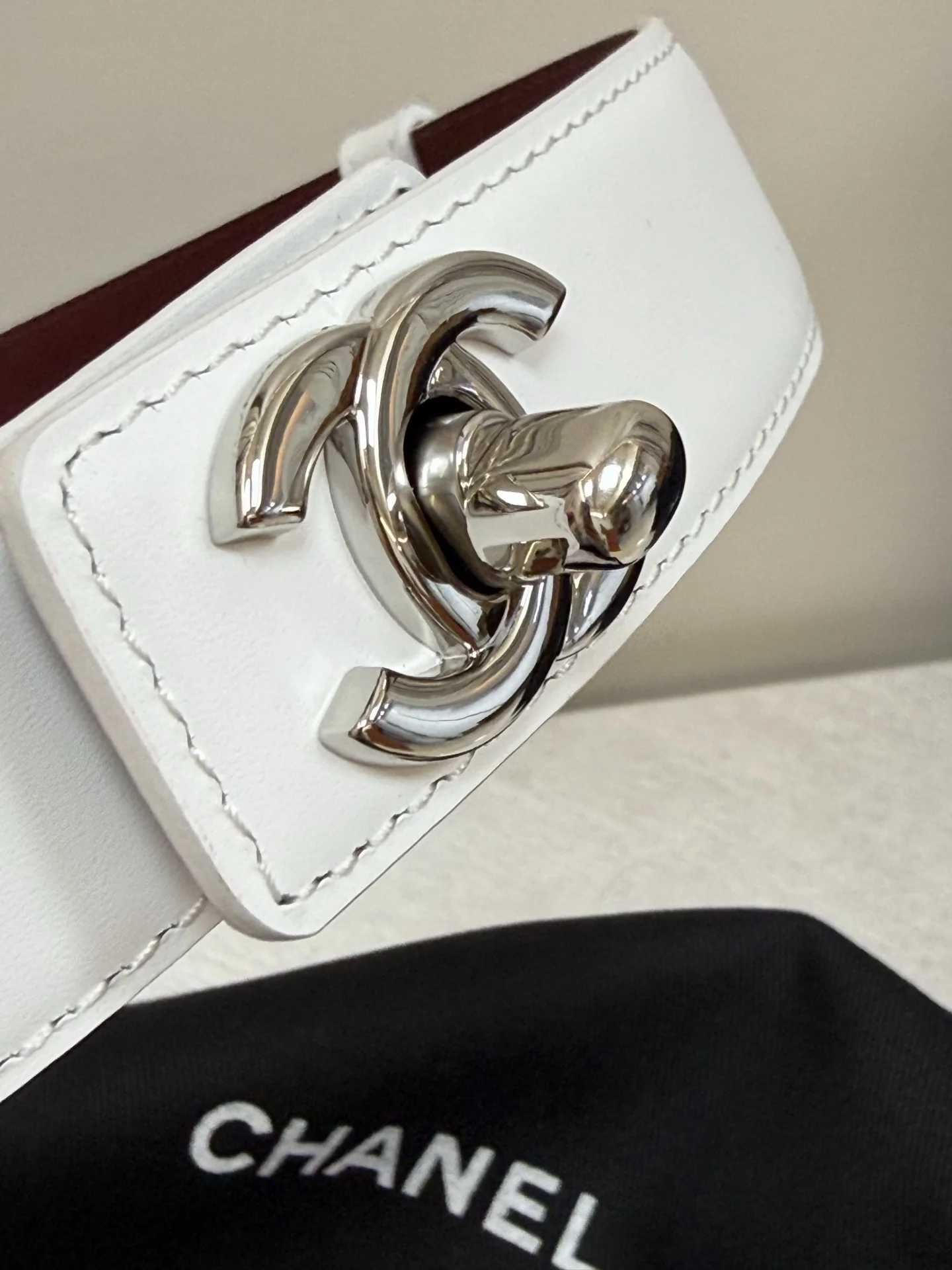 CHANEL Belts Leather White-Red A90202609070184 - Image 4