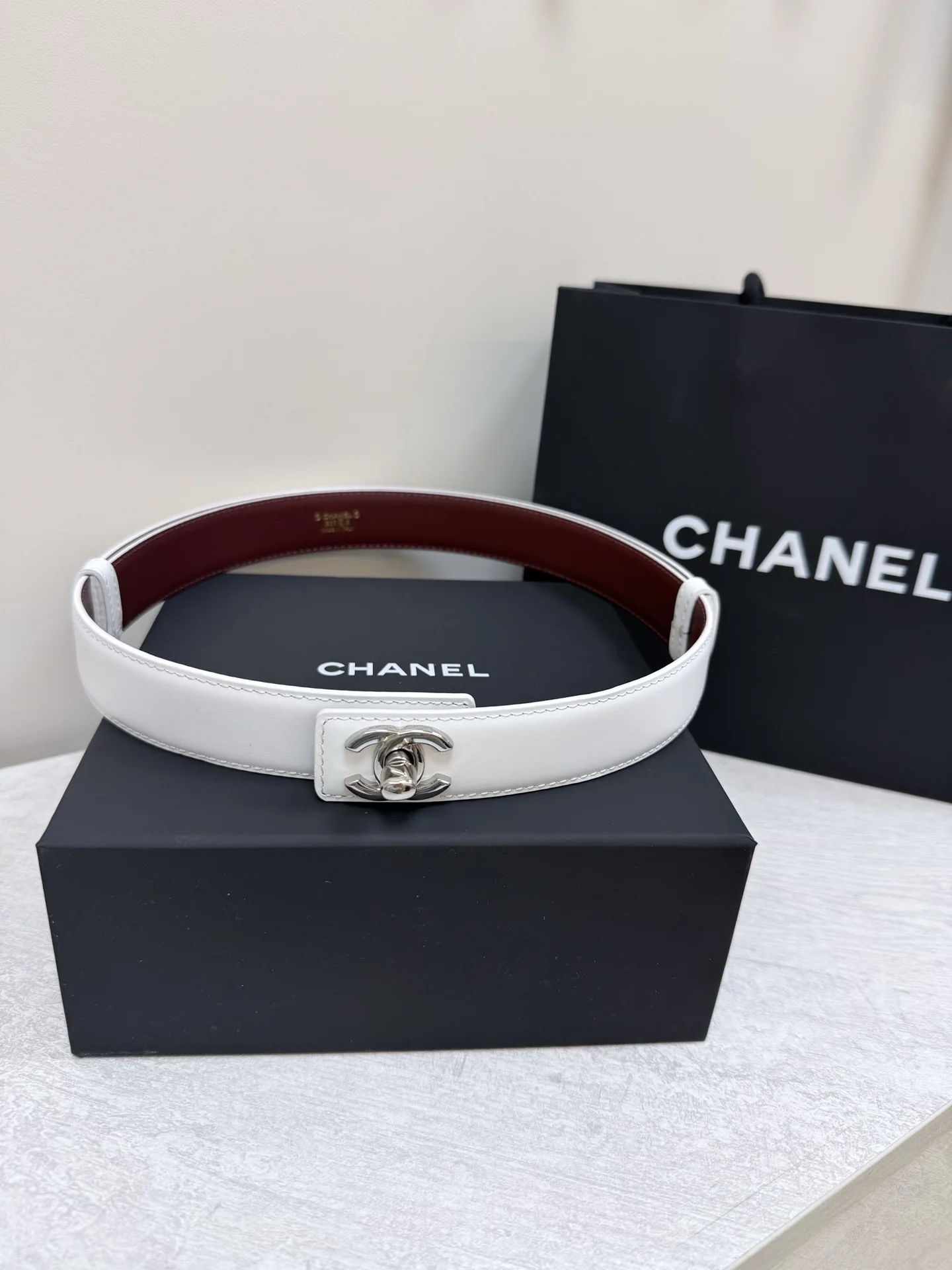 CHANEL Belts Leather White-Red A90202609070184 - Image 8