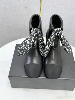 Alternative view of CHANEL Booties Calfskin Leather Black-White EU35-39 C40202609110593