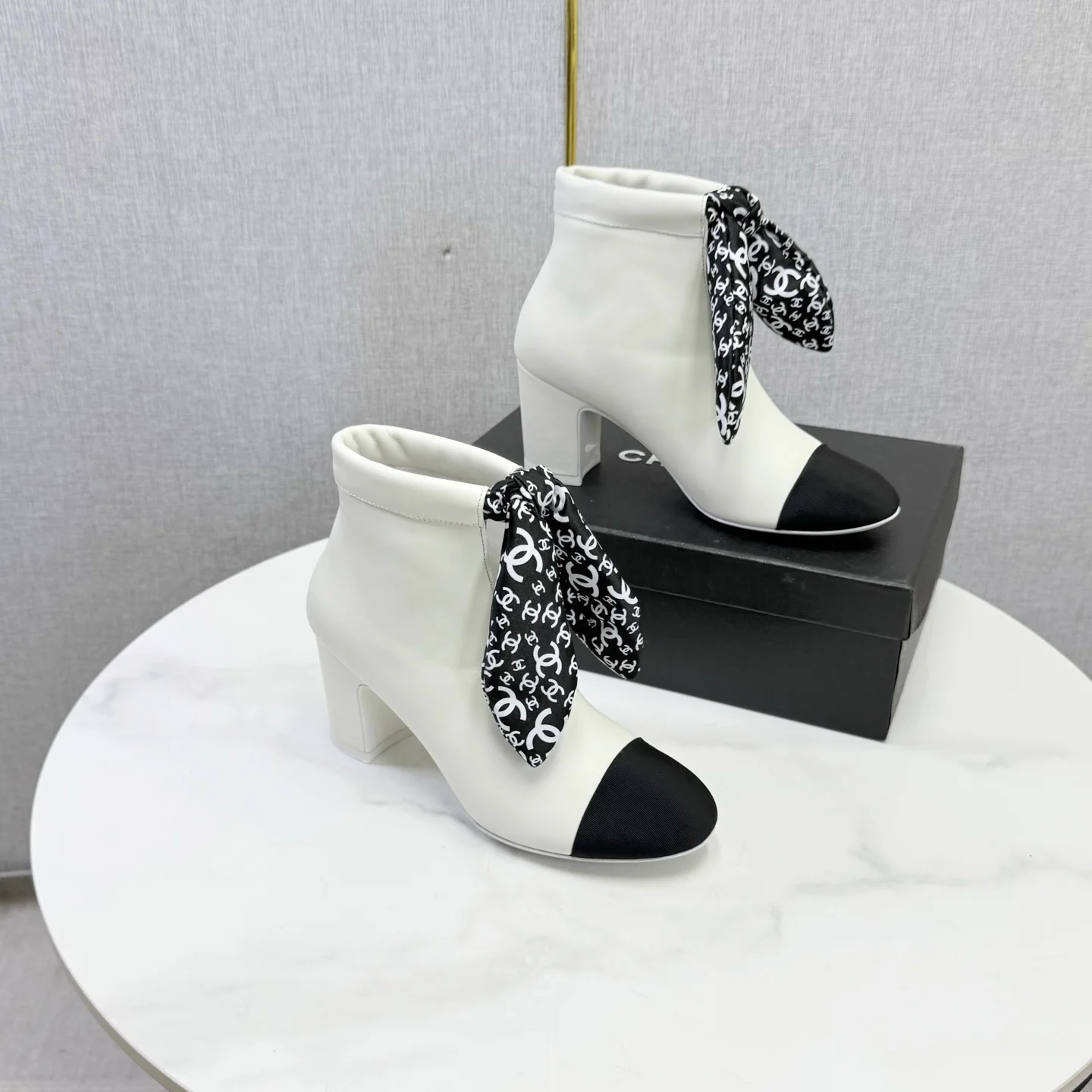 CHANEL Booties Calfskin Leather White-Black EU35-39 C40202609110594 - Image 3