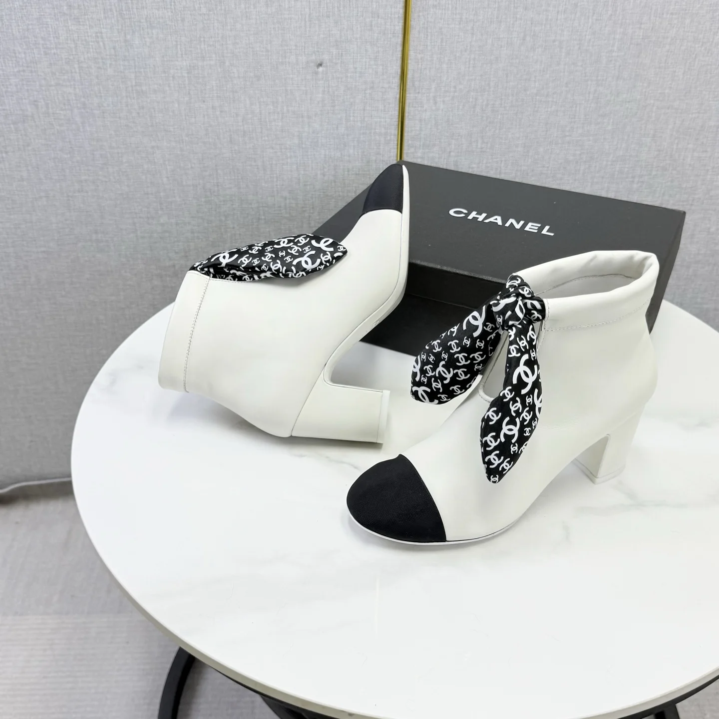CHANEL Booties Calfskin Leather White-Black EU35-39 C40202609110594 - Image 7