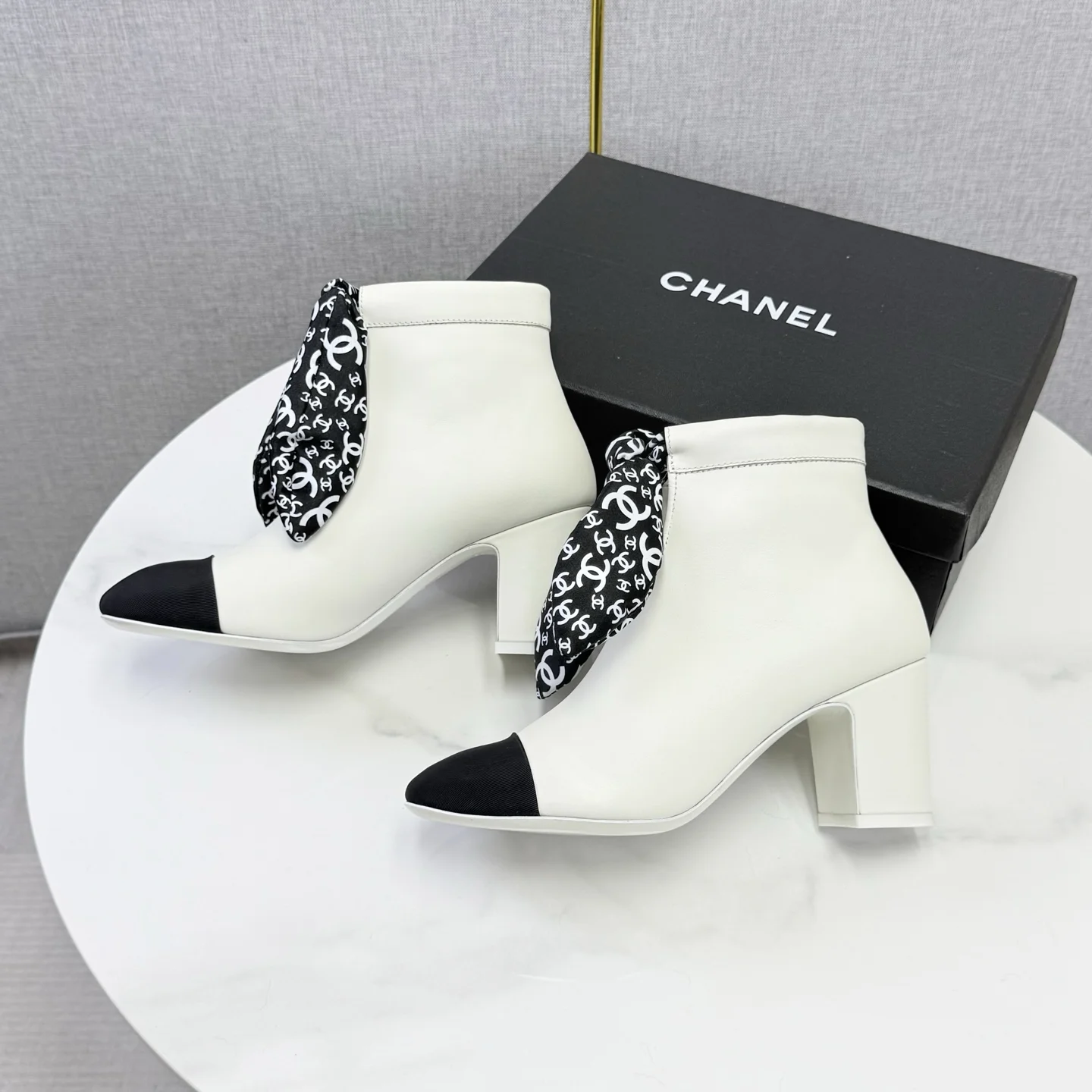 CHANEL Booties Calfskin Leather White-Black EU35-39 C40202609110594 - Image 9