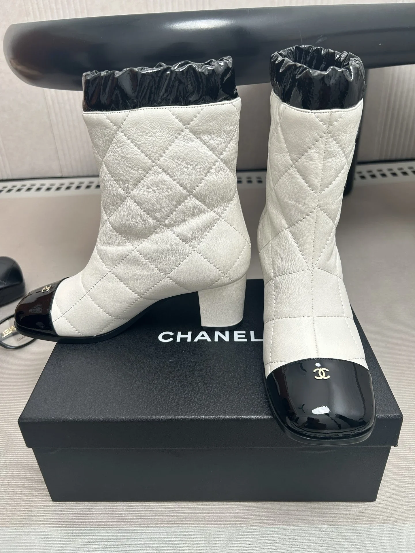 CHANEL Boots Calf Leather White-Black EU35-41 D50202609111992 - Image 3