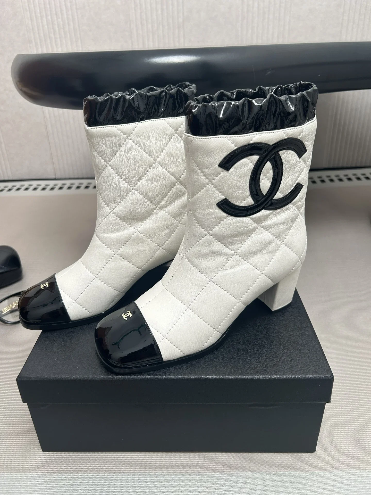 CHANEL Boots Calf Leather White-Black EU35-41 D50202609111992 - Image 5