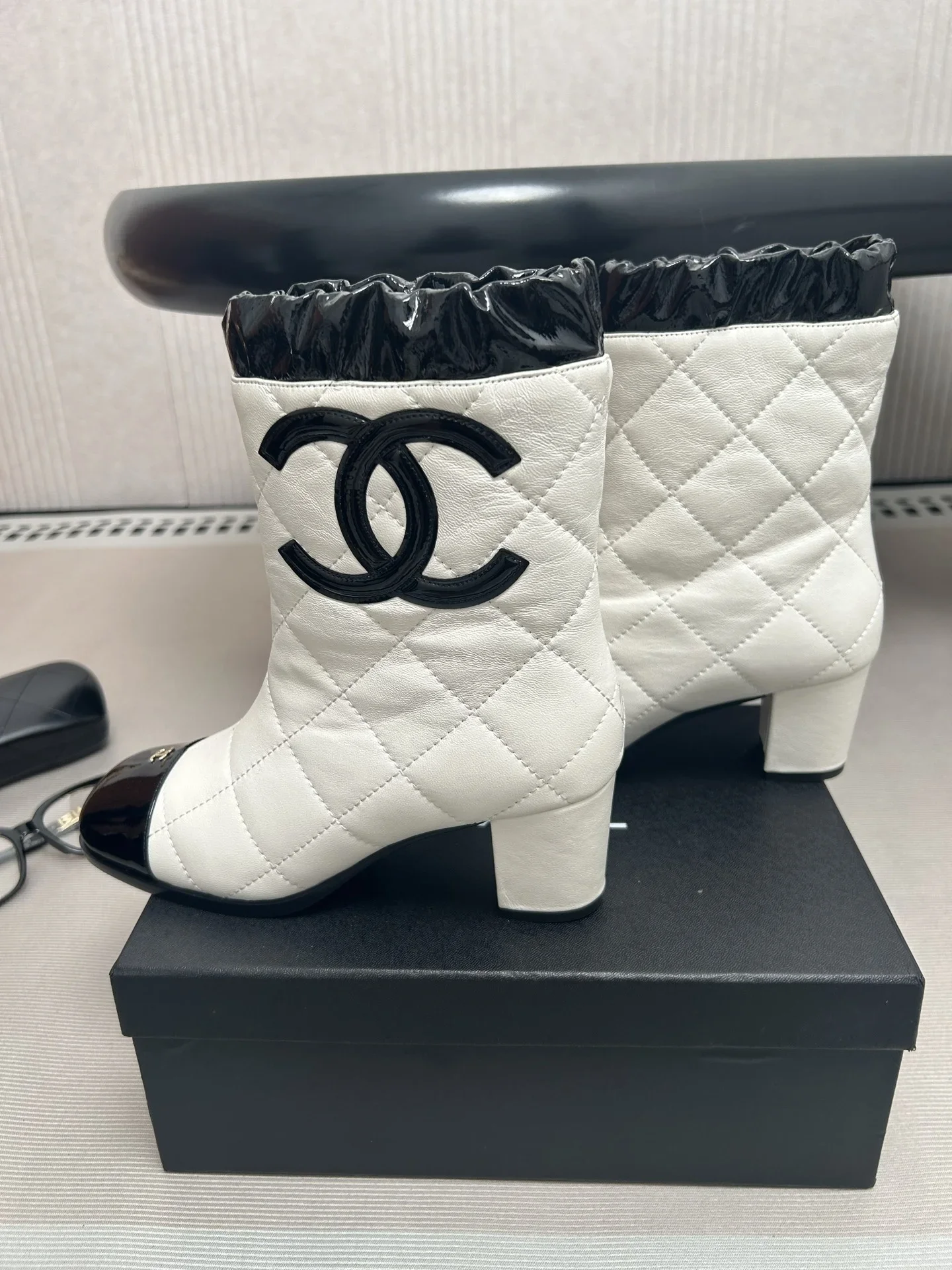 CHANEL Boots Calf Leather White-Black EU35-41 D50202609111992 - Image 8