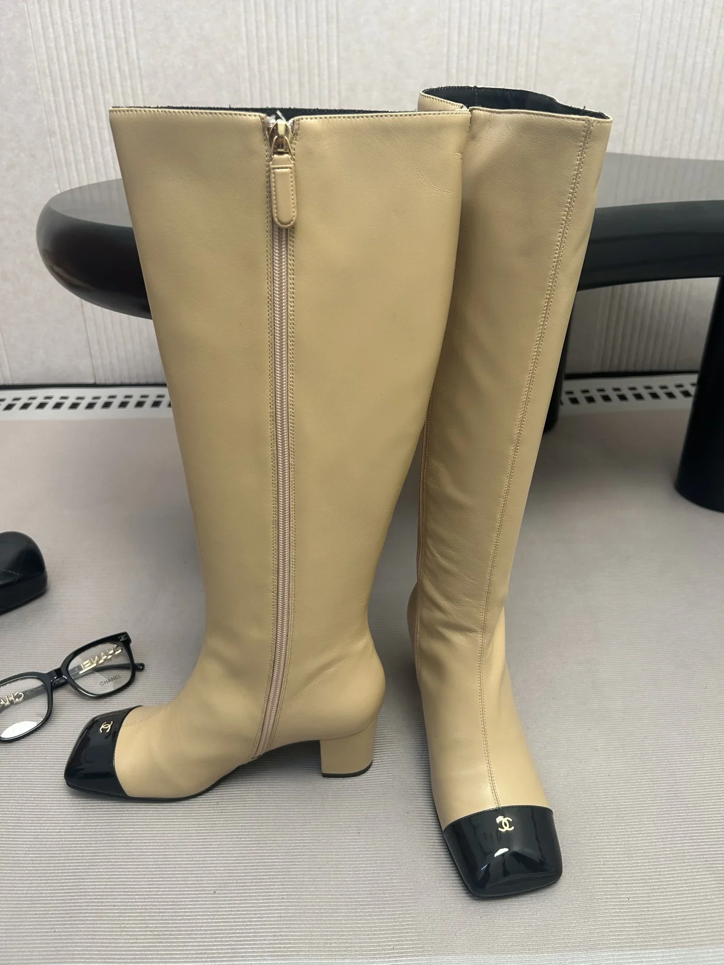CHANEL Boots Leather Beige-Black EU35-39 E10202609111990 - Image 5