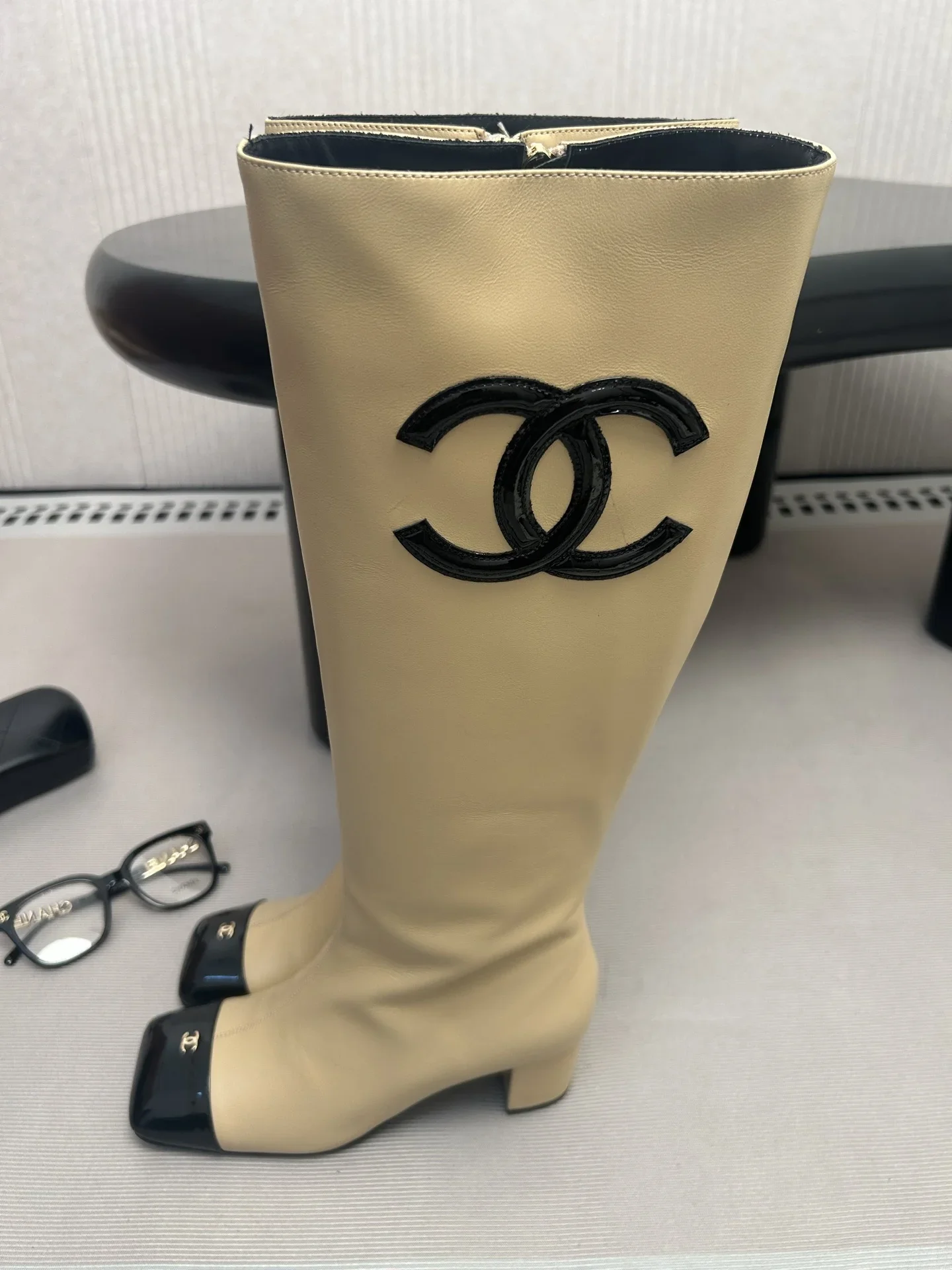 CHANEL Boots Leather Beige-Black EU35-39 E10202609111990 - Image 8