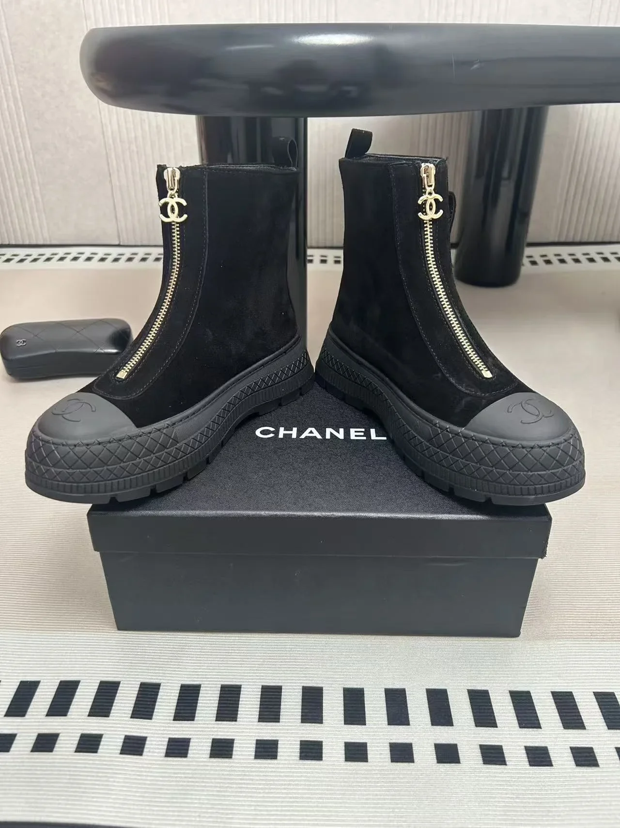 CHANEL Boots Suede Leather Black-Gold EU35-39 C60202609111991 - Image 5
