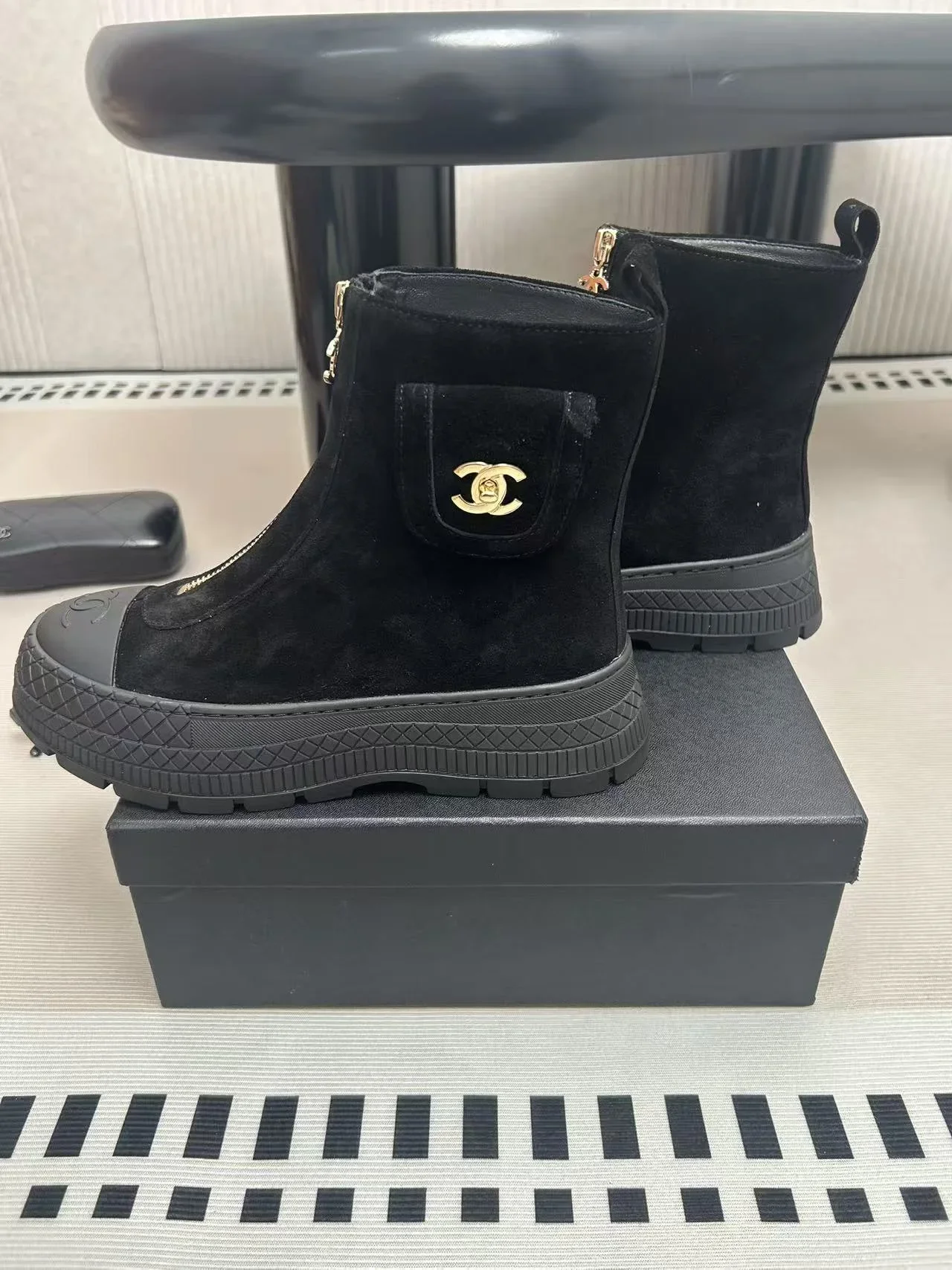 CHANEL Boots Suede Leather Black-Gold EU35-39 C60202609111991 - Image 7
