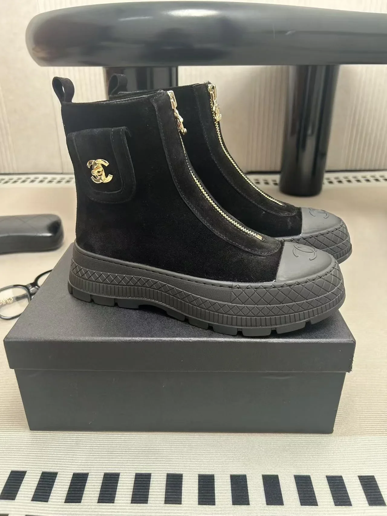 CHANEL Boots Suede Leather Black-Gold EU35-39 C60202609111991 - Image 8