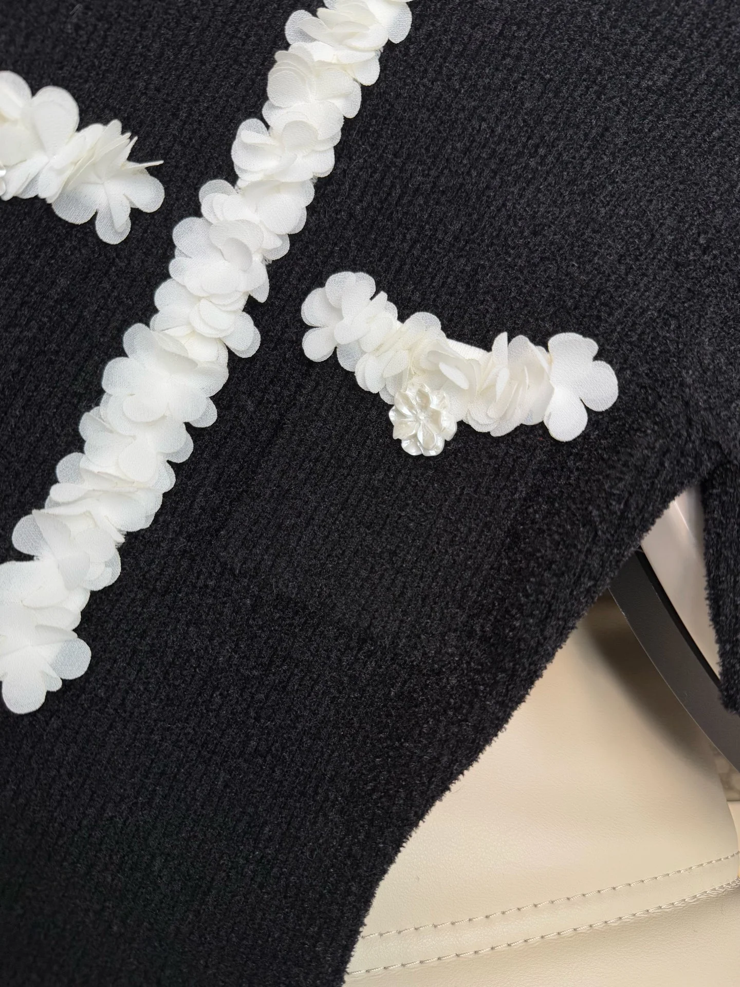 CHANEL Dresses Black-White S-XL C90202609060244 - Image 4