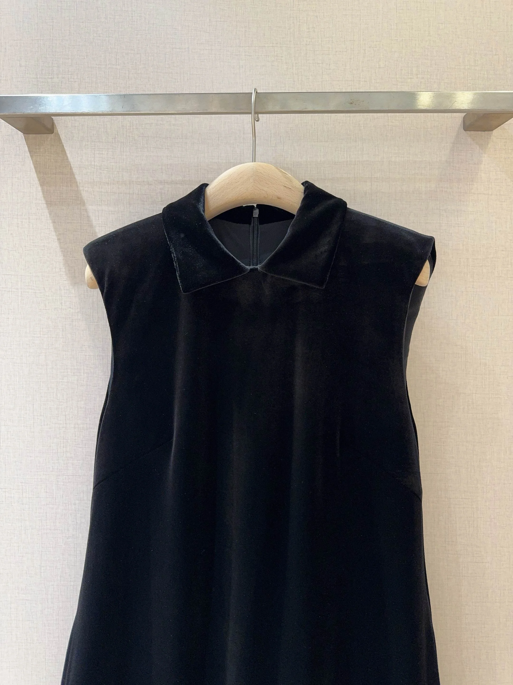 CHANEL Dresses Velvet Fabric Black S-XL C40202609060131 - Image 2