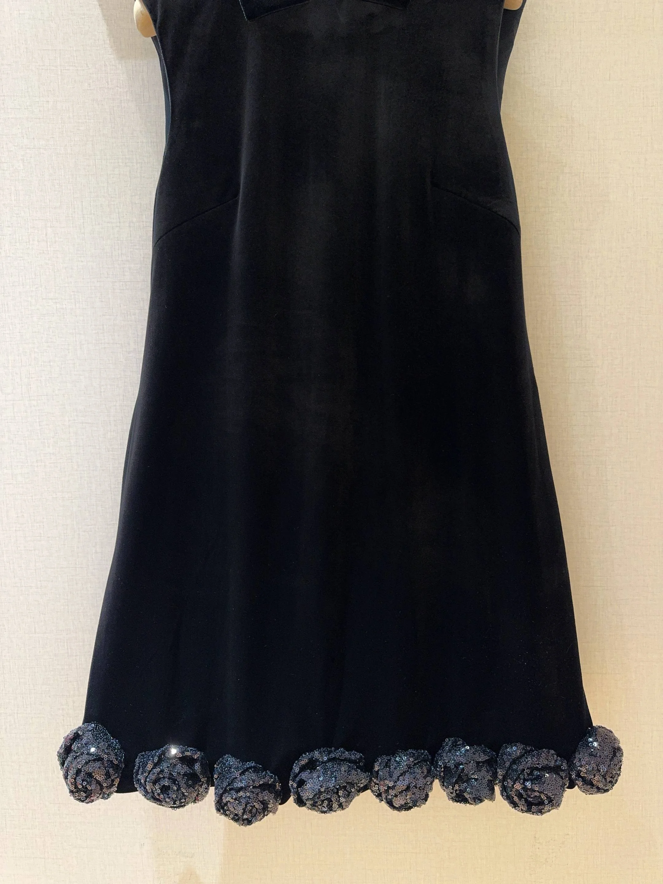 CHANEL Dresses Velvet Fabric Black S-XL C40202609060131 - Image 3