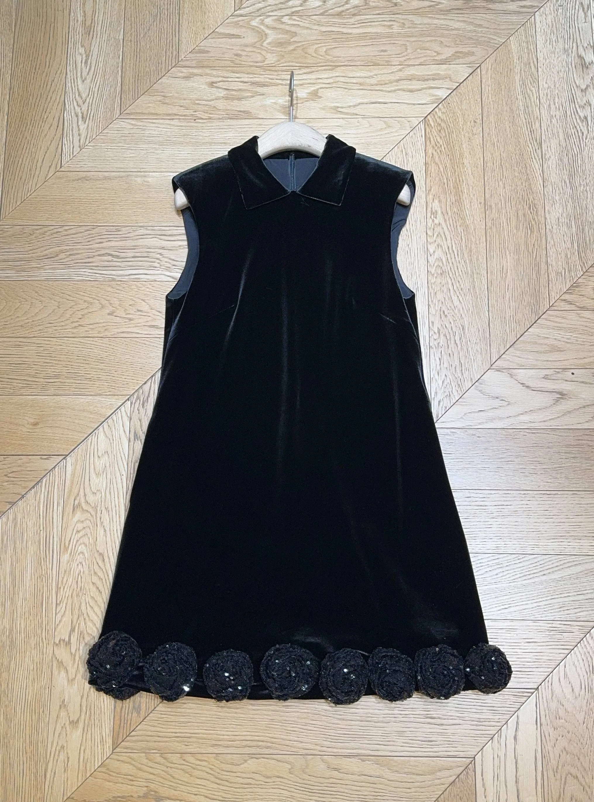 CHANEL Dresses Velvet Fabric Black S-XL C40202609060131 - Image 8