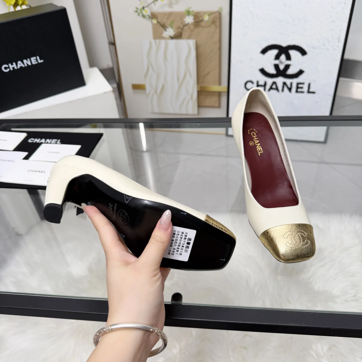 CHANEL Flats Cream-Gold B70202609110269 - Image 9