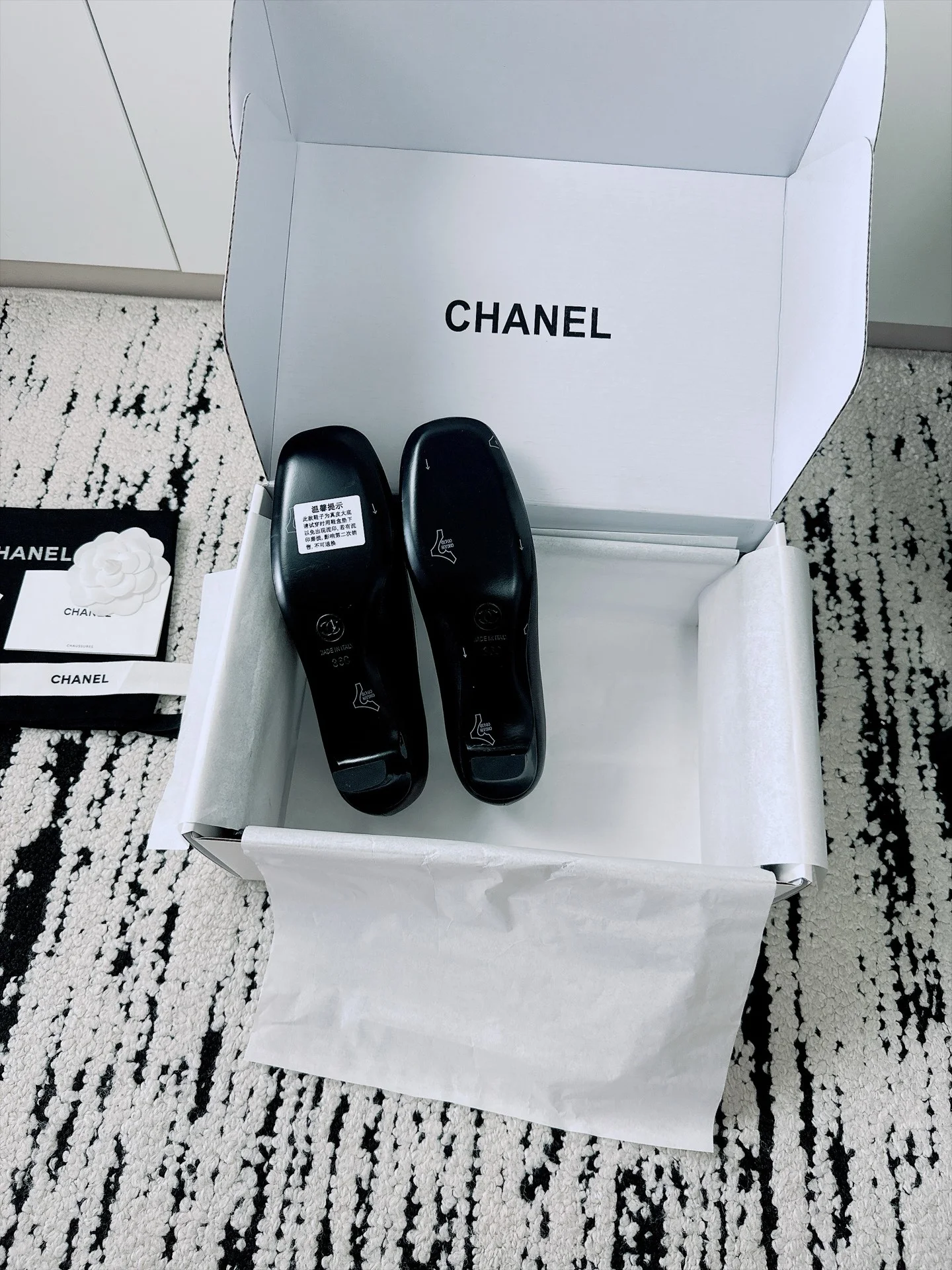 CHANEL Flats Lamb Leather Black-White EU35-41 B70202609110530 - Image 11