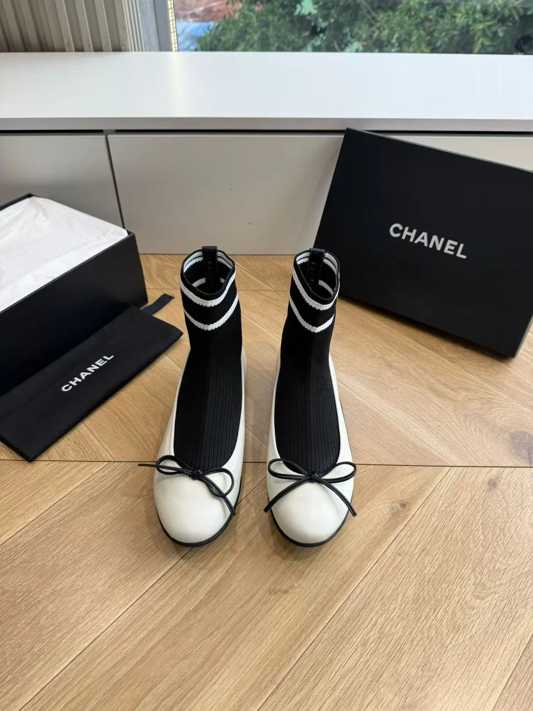 CHANEL Flats Lamb Leather Knit White-Black EU35-41 B40202609110229