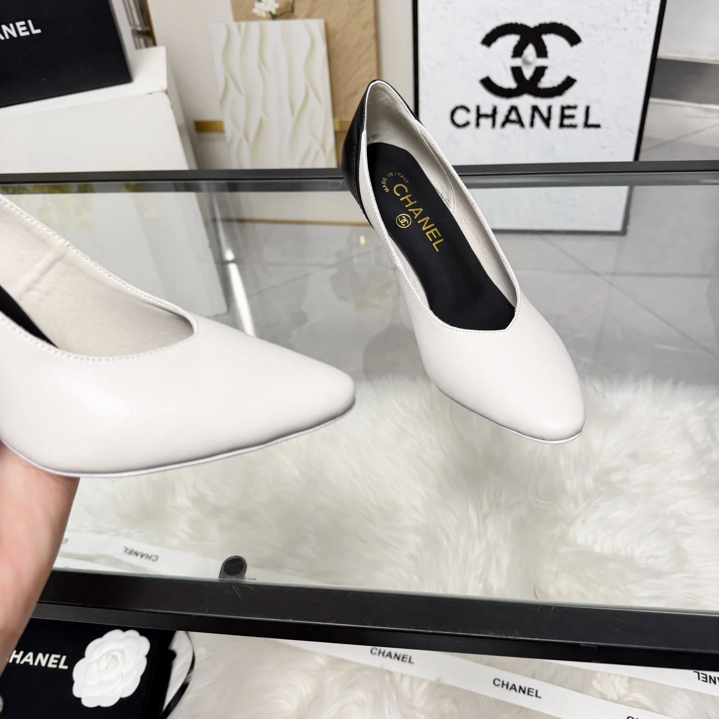 CHANEL Flats Leather Black-White EU35-41 B60202609110254 - Image 3