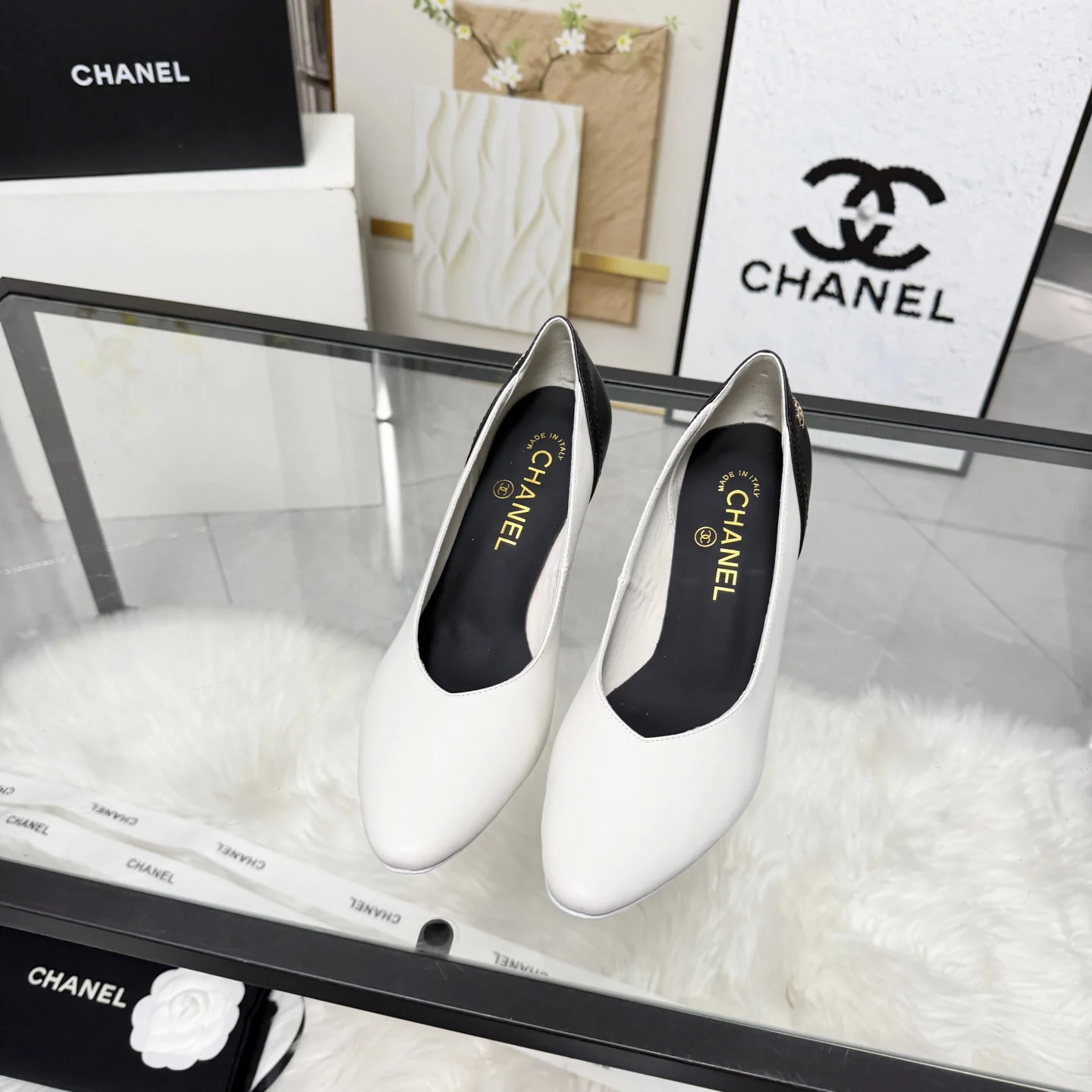 CHANEL Flats Leather Black-White EU35-41 B60202609110254 - Image 4
