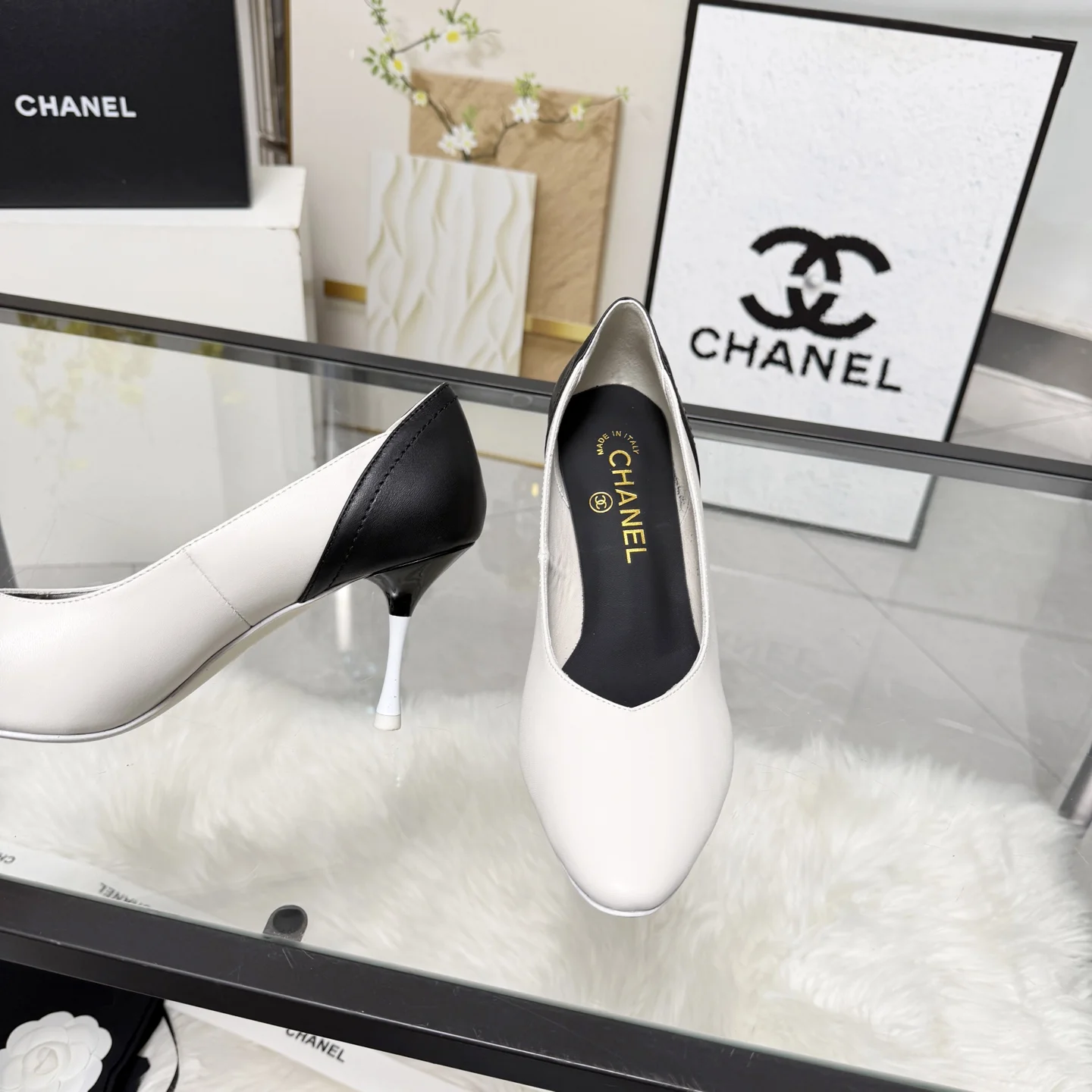 CHANEL Flats Leather Black-White EU35-41 B60202609110254 - Image 7