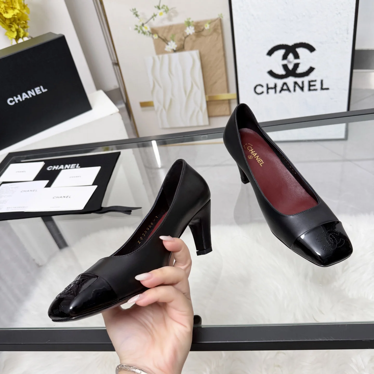 CHANEL Flats Patent Lamb Leather Black-Red EU35-41 B70202609110265 - Image 2