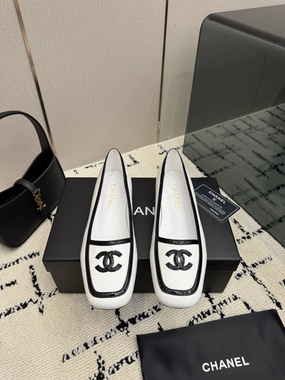 CHANEL Flats White-Black B70202609110301