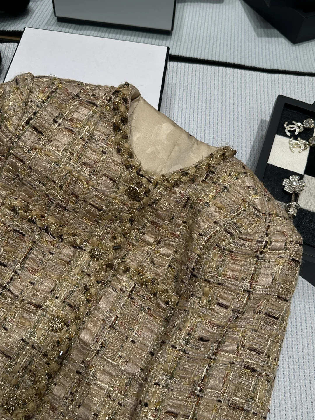 CHANEL Jackets Beige-Gold S-L E75202609061872 - Image 2