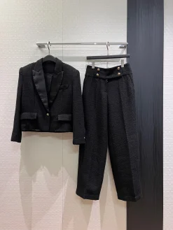 CHANEL Jackets Black-Gold S-L C10202609062806