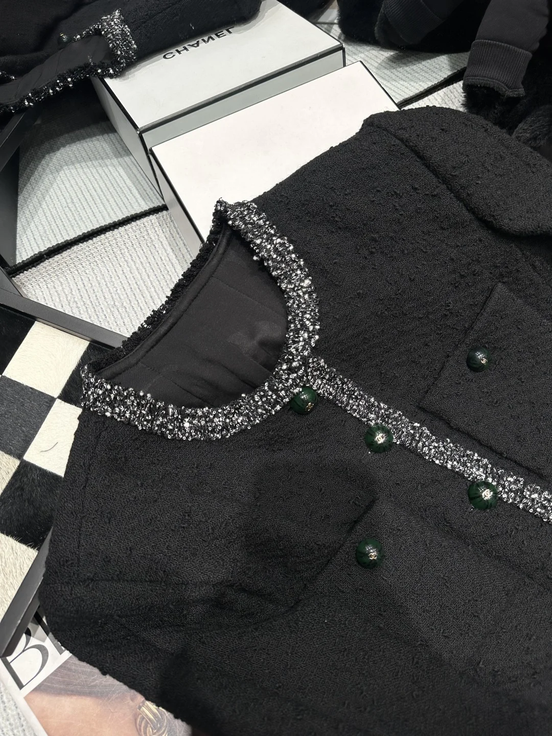 CHANEL Jackets Black-Green S-L E25202609060336 - Image 2
