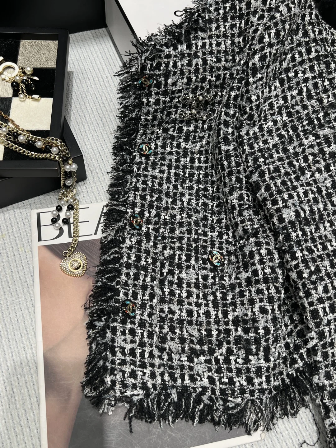 CHANEL Jackets Black-White S-L C95202609060335 - Image 4