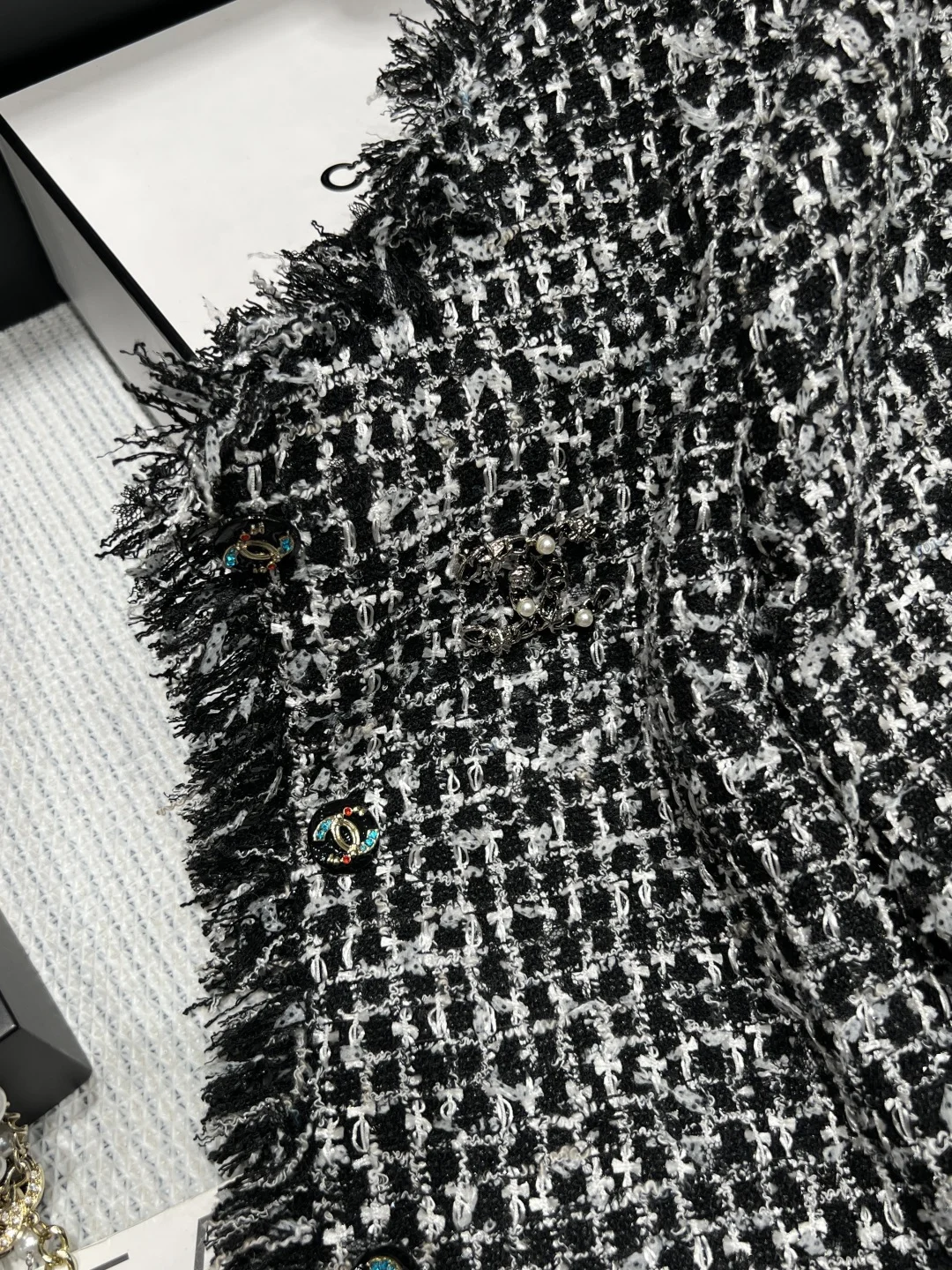 CHANEL Jackets Black-White S-L C95202609060335 - Image 5