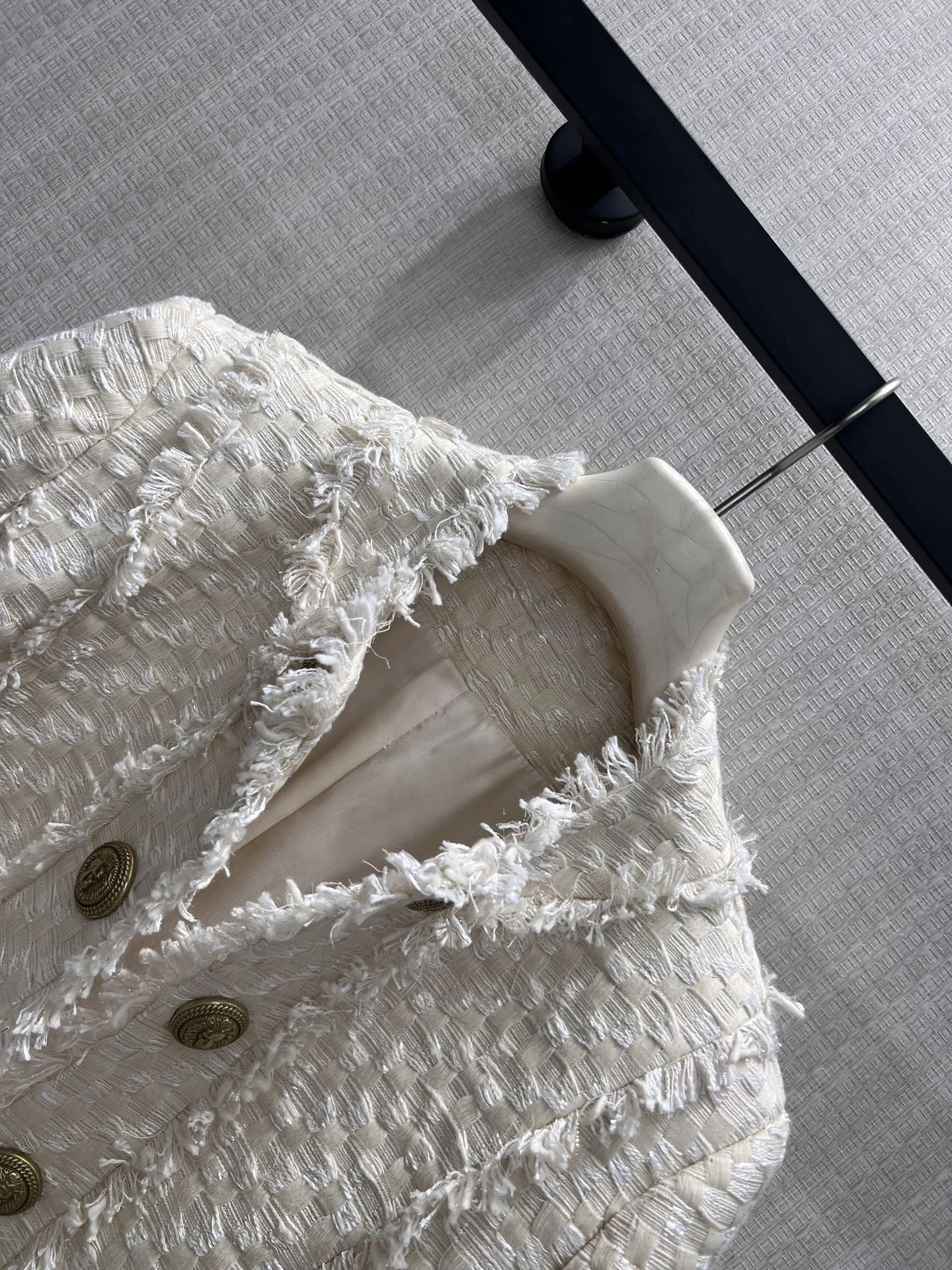 CHANEL Jackets Cream-Gold S-L D35202609062519 - Image 4
