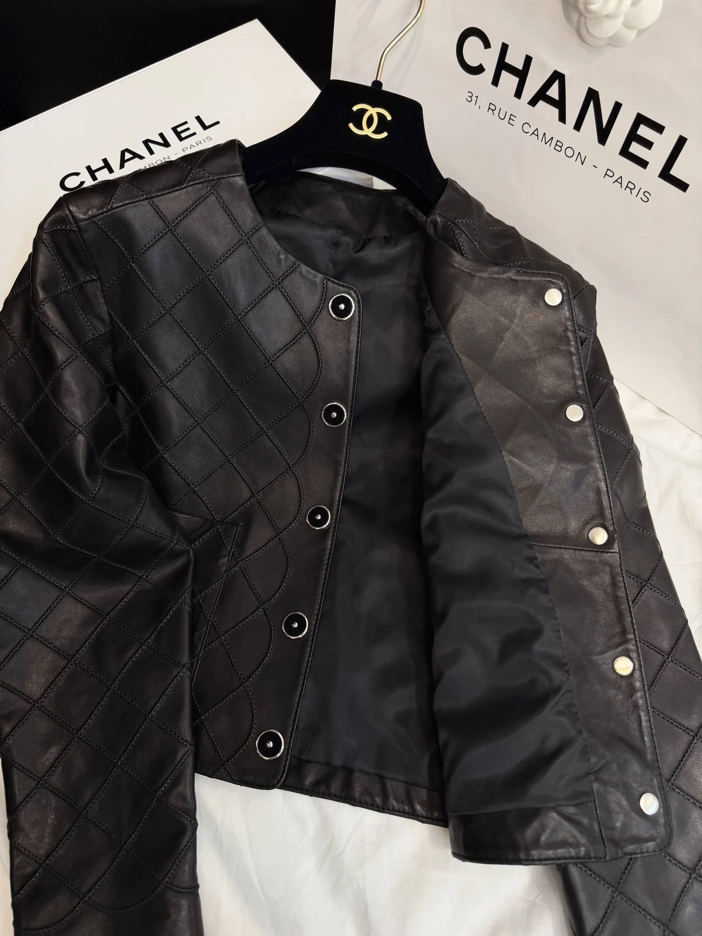 CHANEL Jackets Leather Black S-M-L H40202609061036