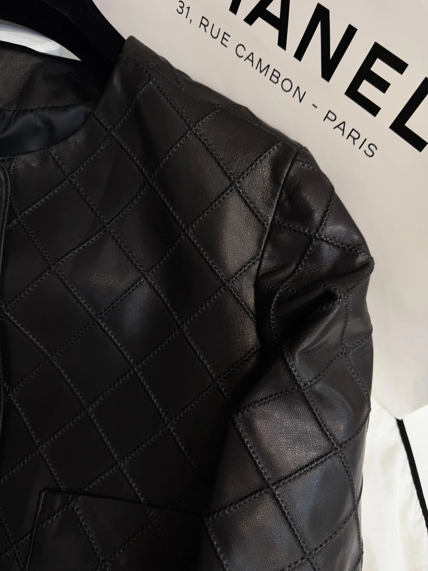 CHANEL Jackets Leather Black S-M-L H40202609061036 - Image 4