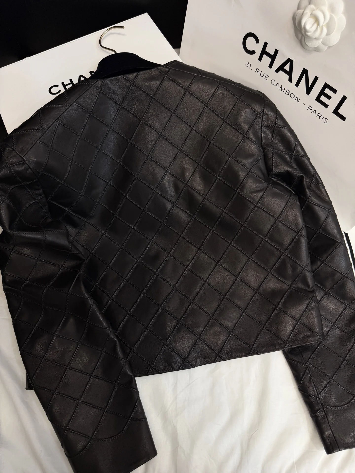 CHANEL Jackets Leather Black S-M-L H40202609061036 - Image 6