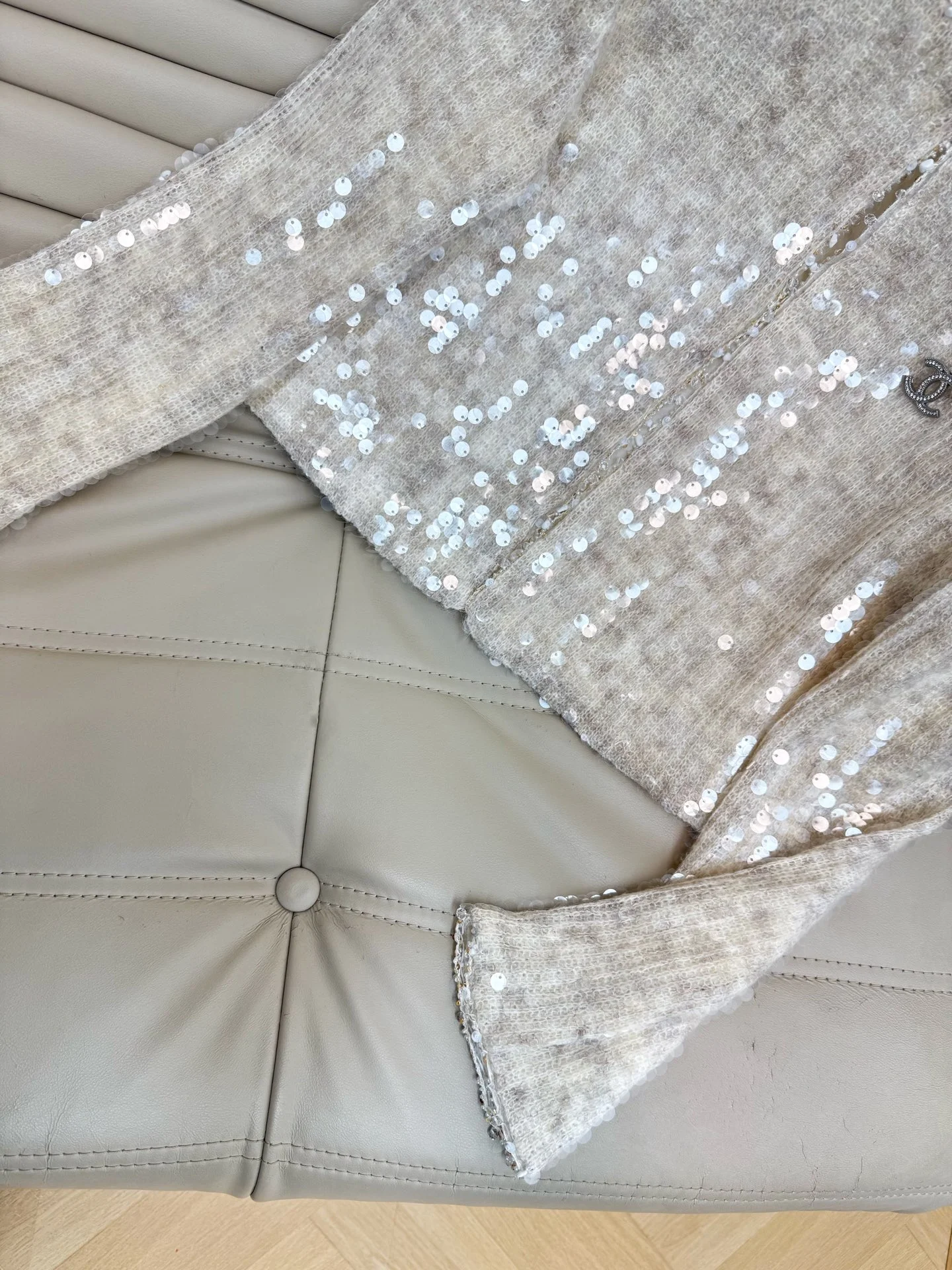 CHANEL Jackets Sequins White-Silver S-L B40202609061483 - Image 6