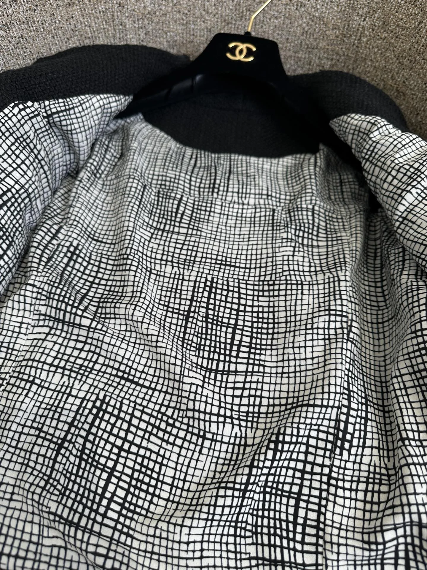 CHANEL Jackets Tweed Black-Silver S-M-L D75202609062774 - Image 10