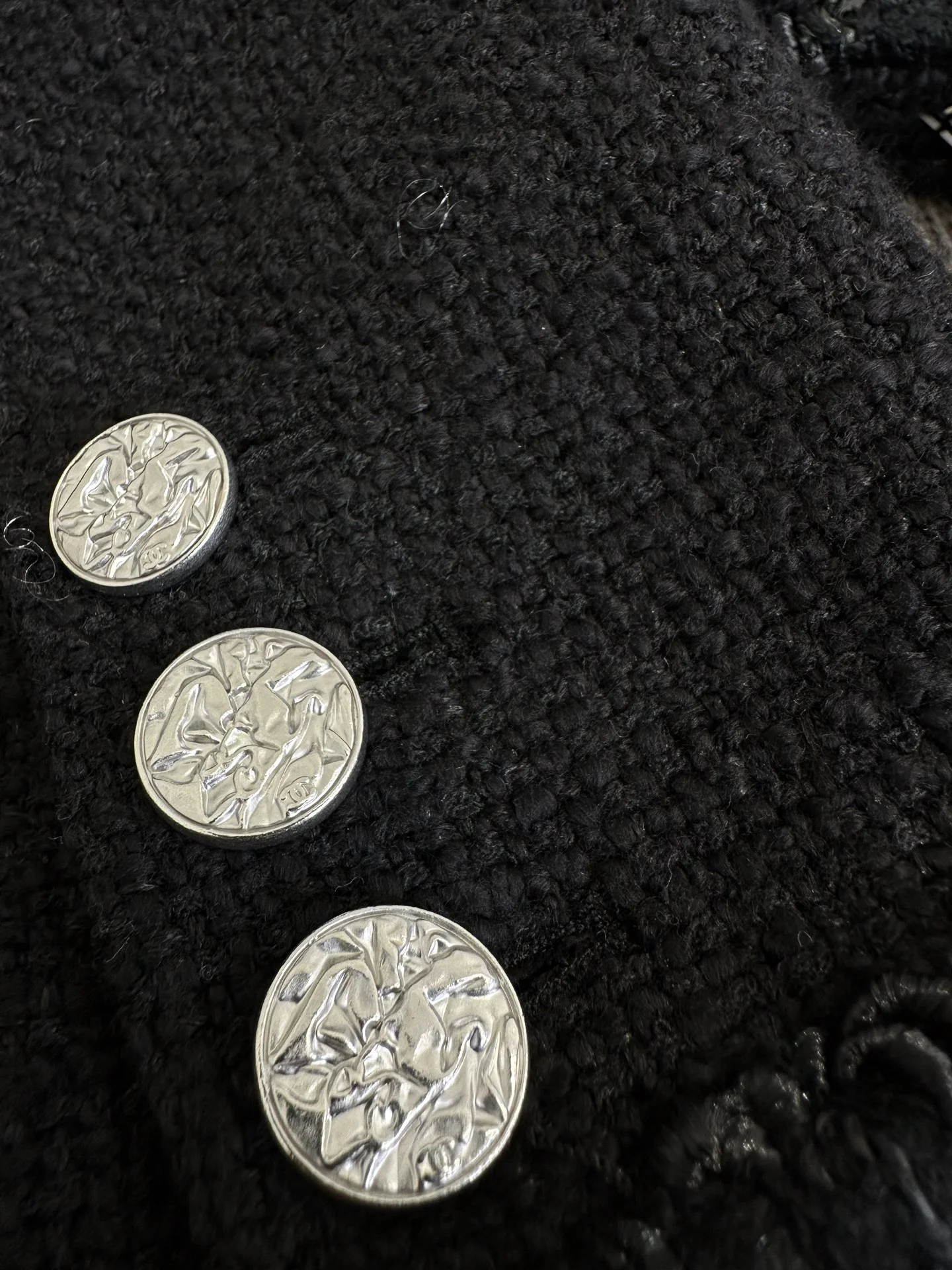CHANEL Jackets Tweed Black-Silver S-M-L D75202609062774 - Image 4