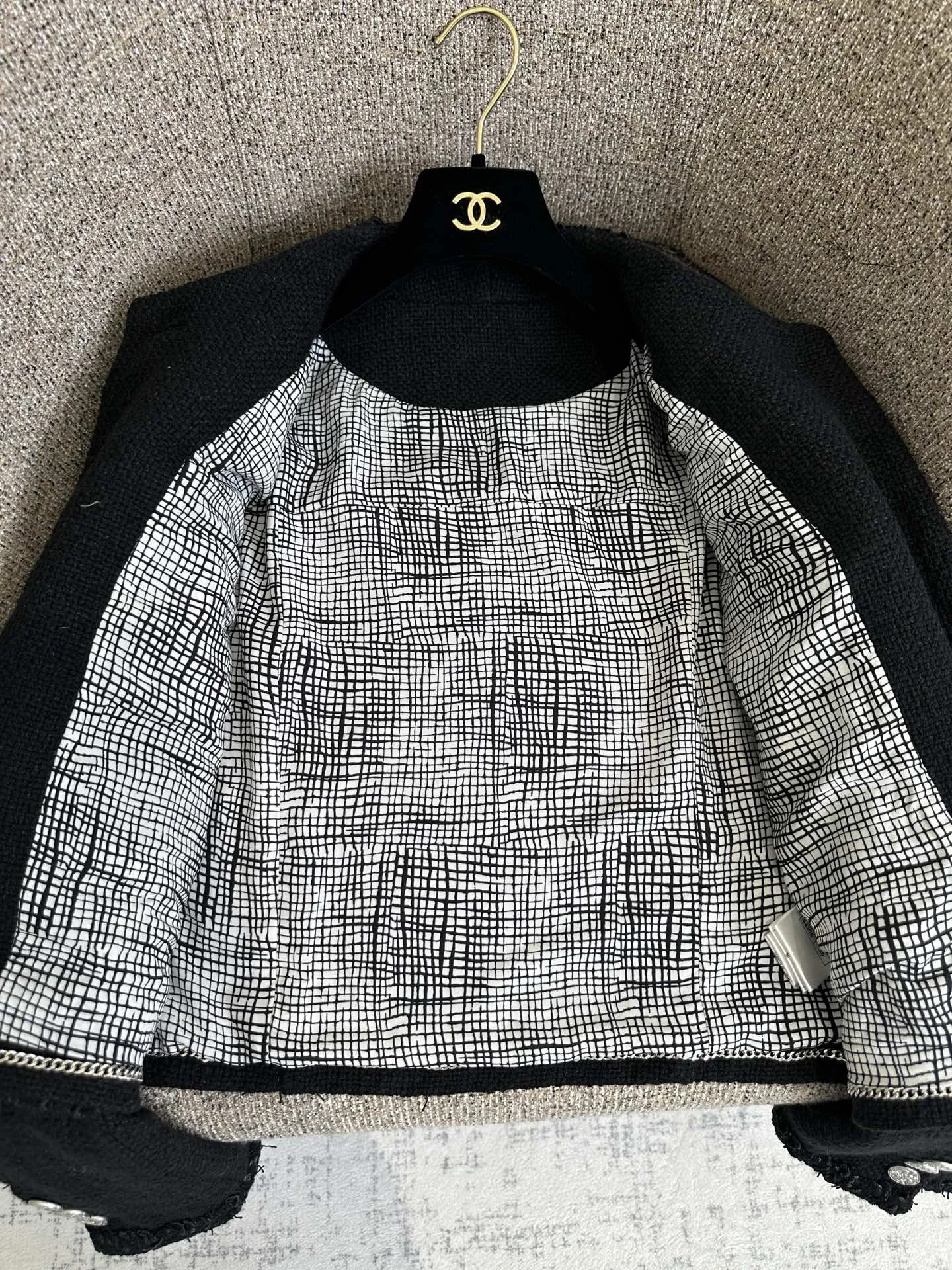 CHANEL Jackets Tweed Black-Silver S-M-L D75202609062774 - Image 8