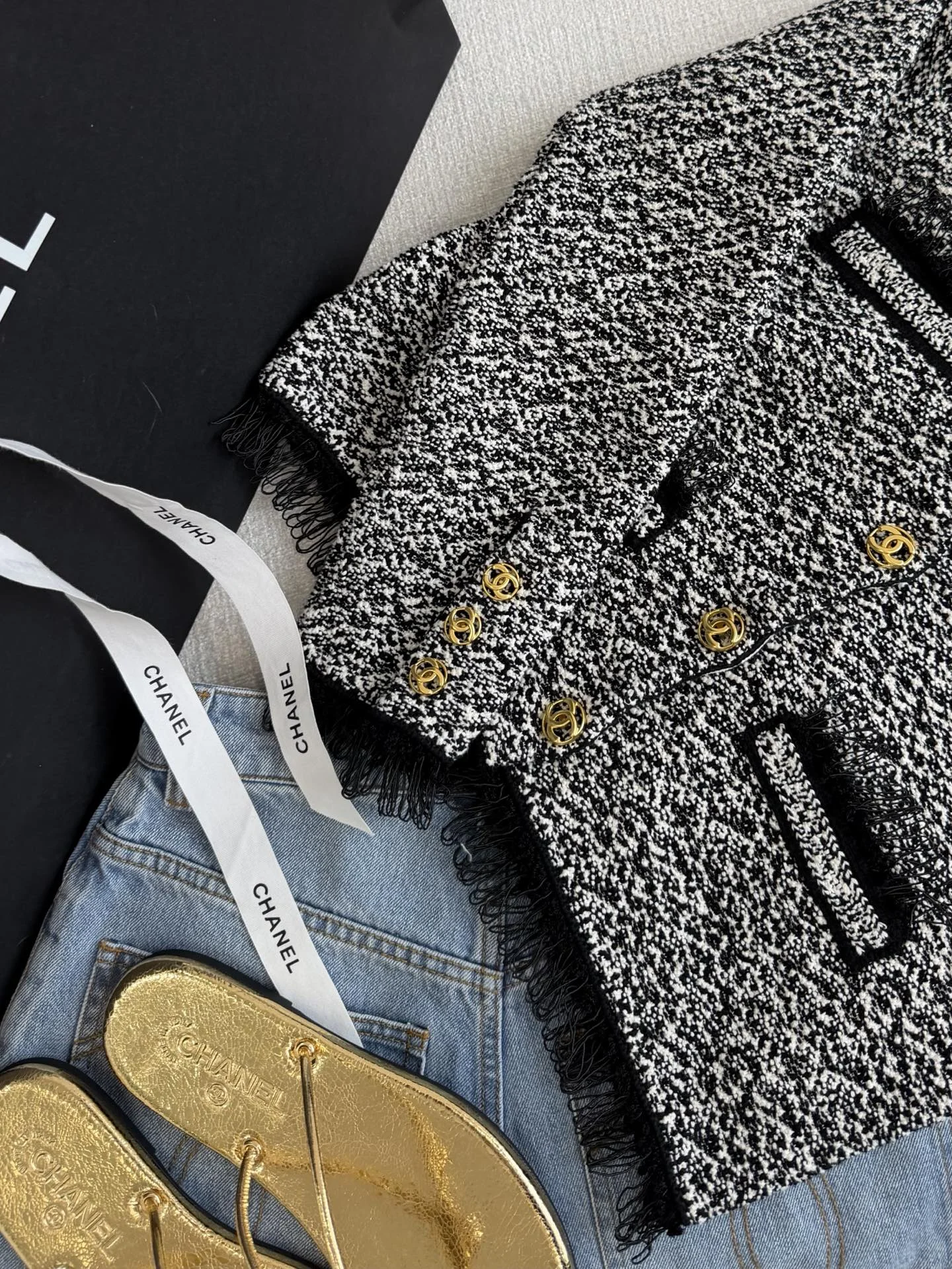 CHANEL Jackets Tweed Black-White-Gold S-L E65202609063092 - Image 4