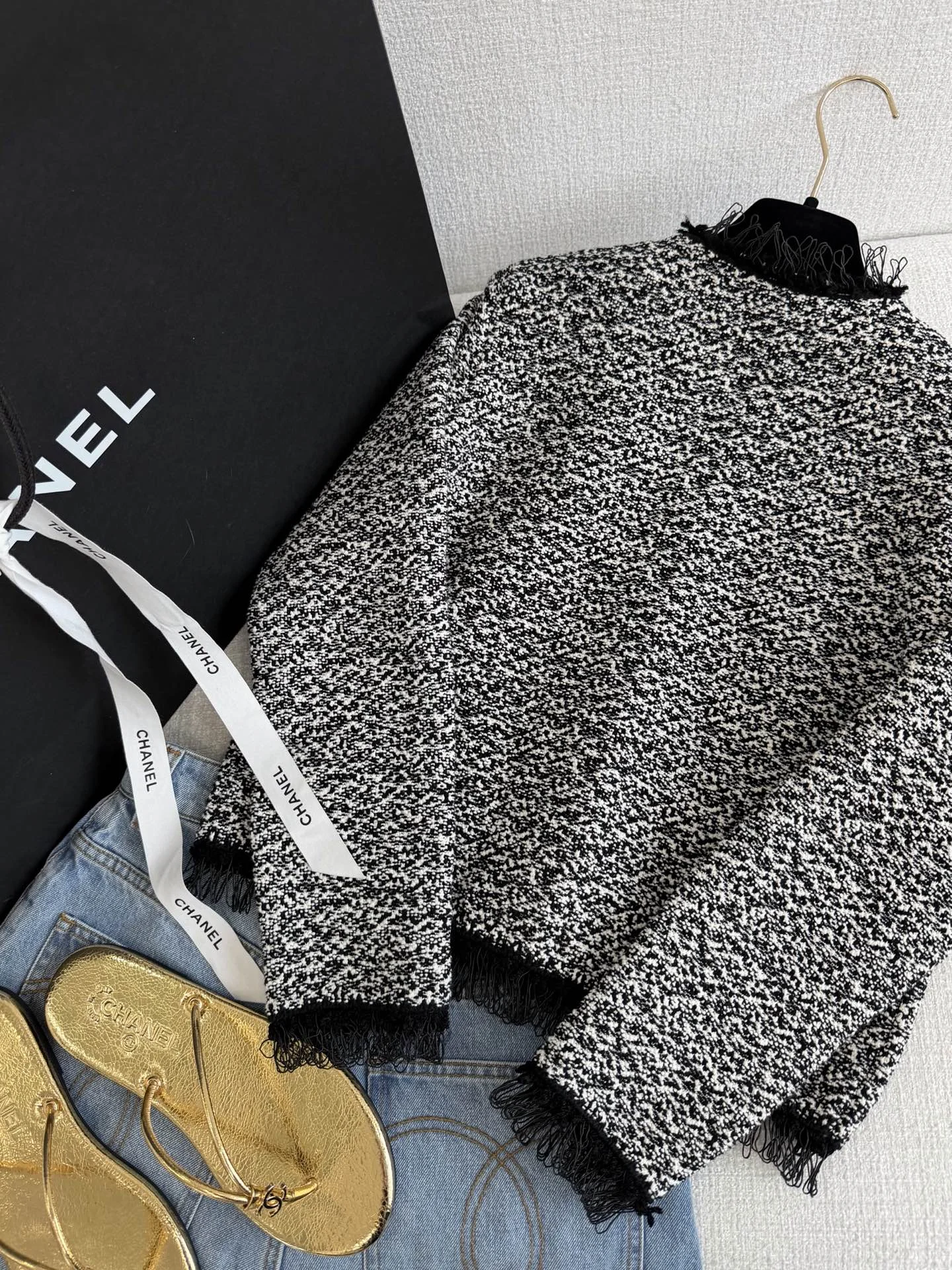 CHANEL Jackets Tweed Black-White-Gold S-L E65202609063092 - Image 9