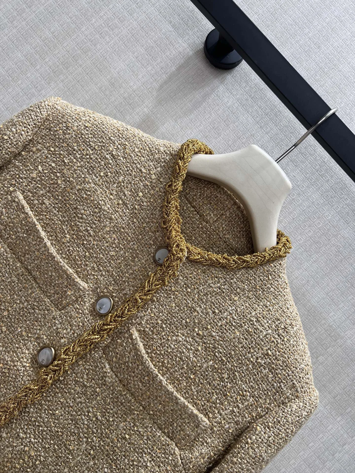 CHANEL Jackets Tweed Blend Gold-Beige 36-40 F65202609060747 - Image 4